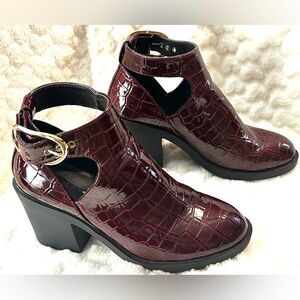 Burgundy Topshop Croc-Embossed Chunky Ankle Boots women’s size 7